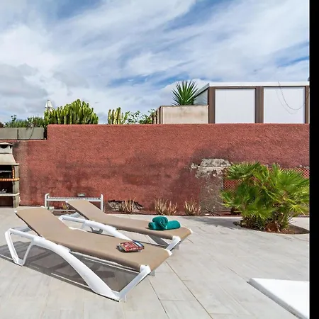 Valentina Private Pool By Pvl 別荘 *